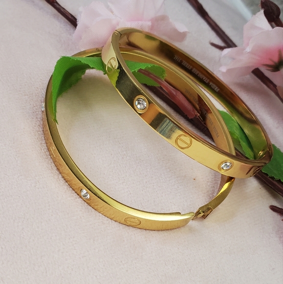 stainless steel Accessories - Beautiful stainless steel bracelet Gold Color